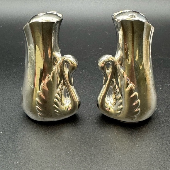 Davco Silver Plated Swan Salt & Pepper Shakers In Basket Vintage - Picture 10 of 13